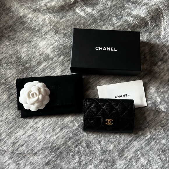 CHANEL CAVIAR LEATHER CC LOGO CREDIT CARD HOLDER WALLET - Picture 7 of 13